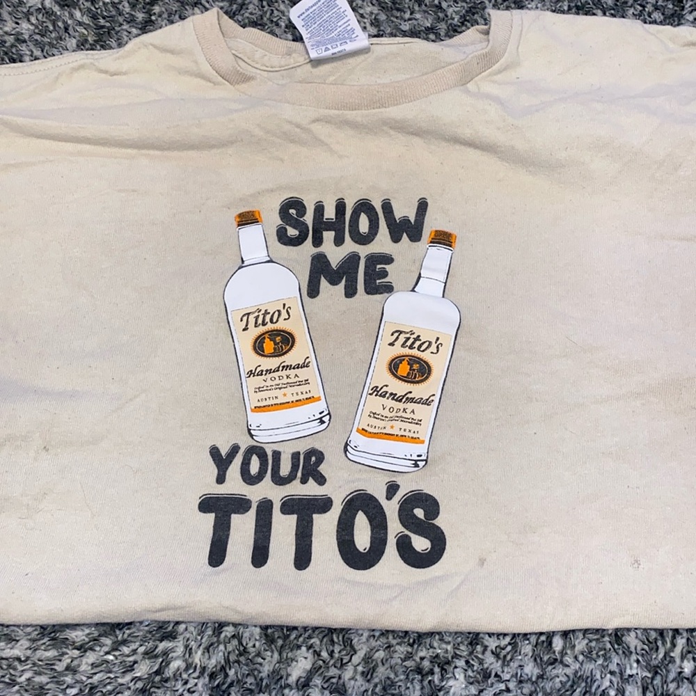 Women’s t-shirt. Size L
